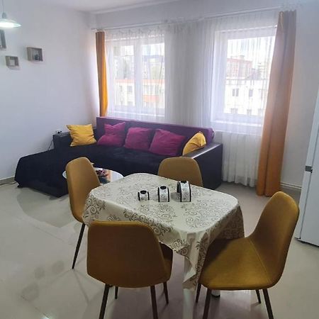 Cosy 2 Bedroom Apartment In New Town Brașov Exterior foto